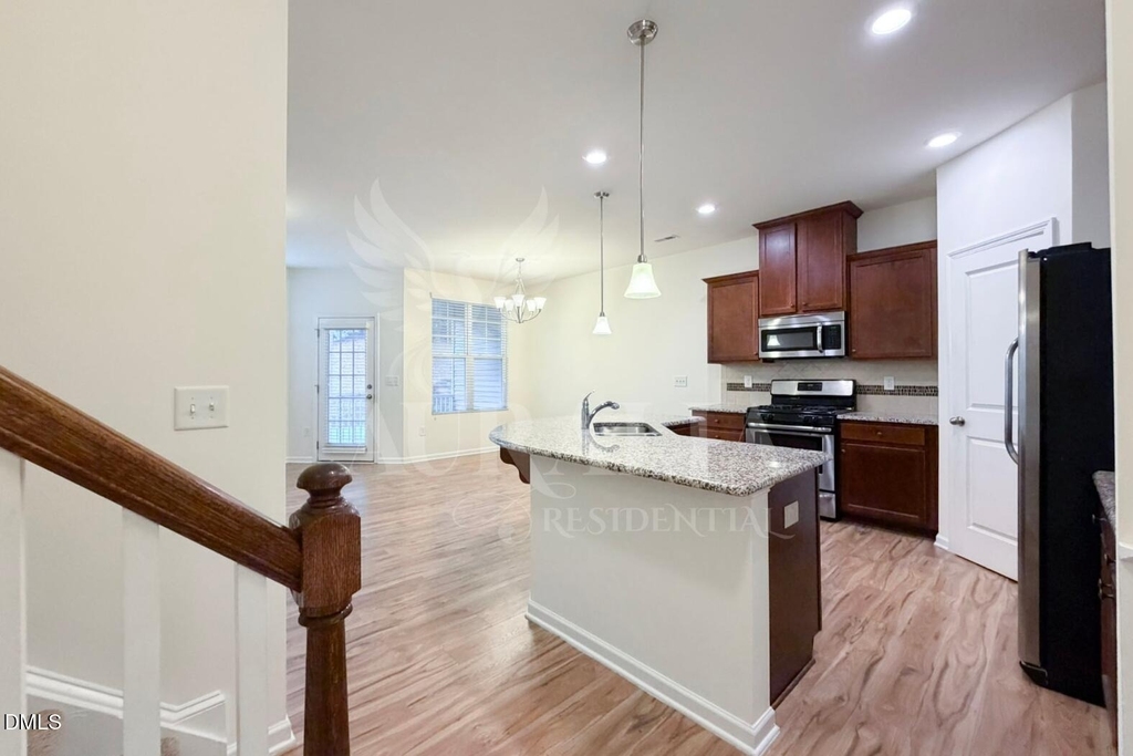 907 Saratoga Drive - Photo 6
