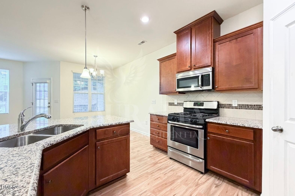 907 Saratoga Drive - Photo 7