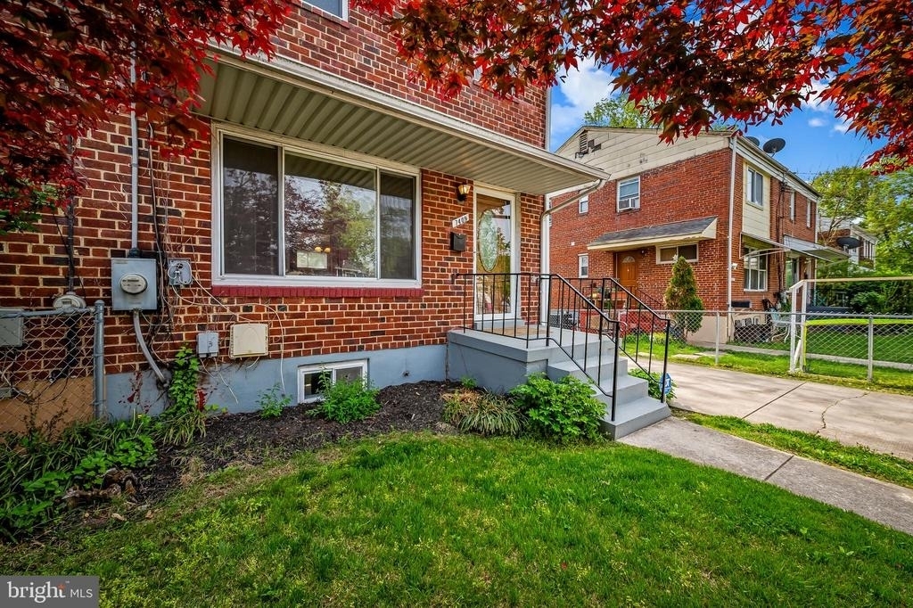 7409 25th Avenue - Photo 2