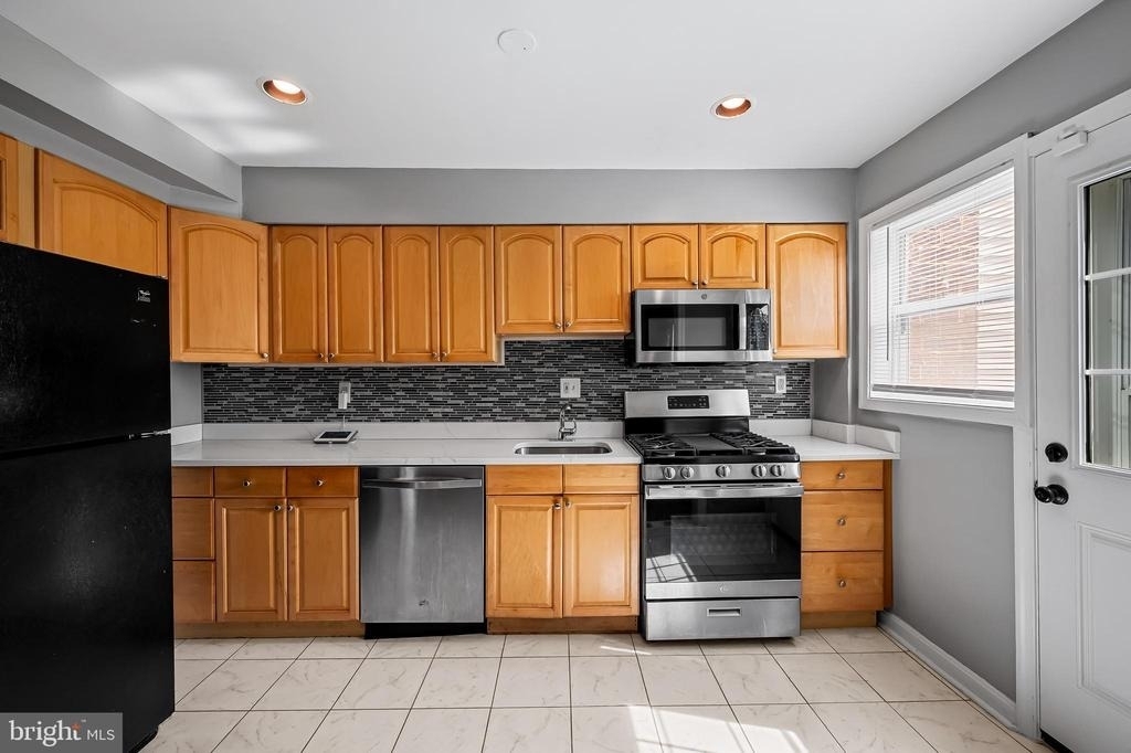 7409 25th Avenue - Photo 9
