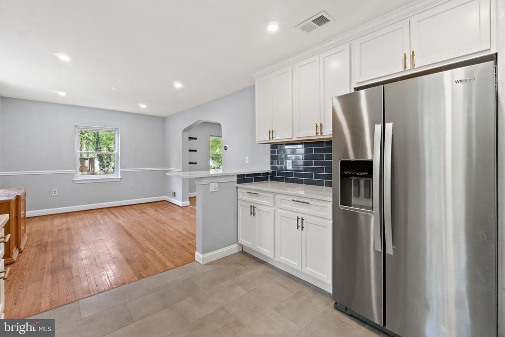 6014 39th Avenue - Photo 8
