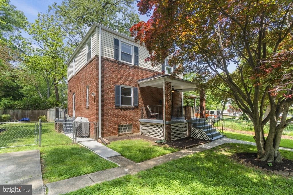 6014 39th Avenue - Photo 0