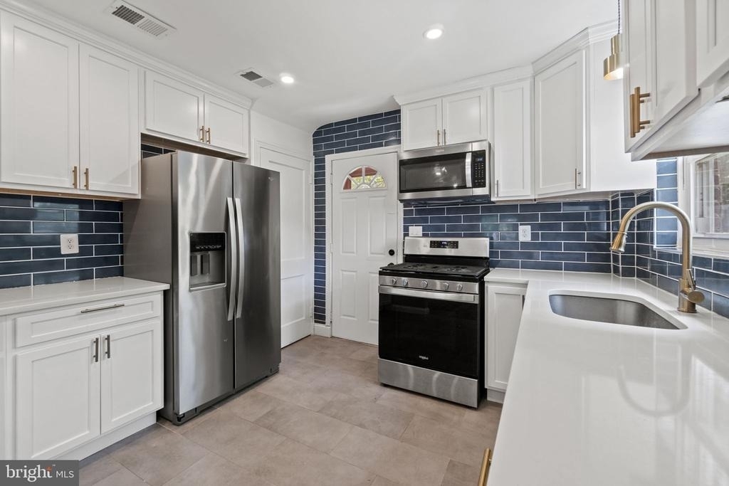 6014 39th Avenue - Photo 7