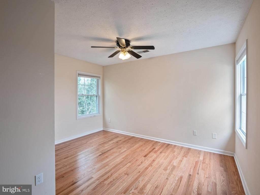 4907 37th Place - Photo 37