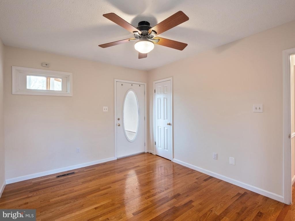 4907 37th Place - Photo 17