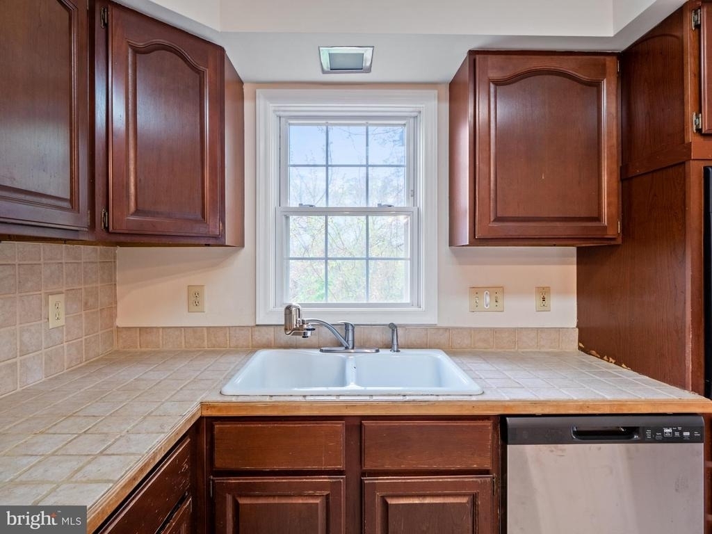 4907 37th Place - Photo 10