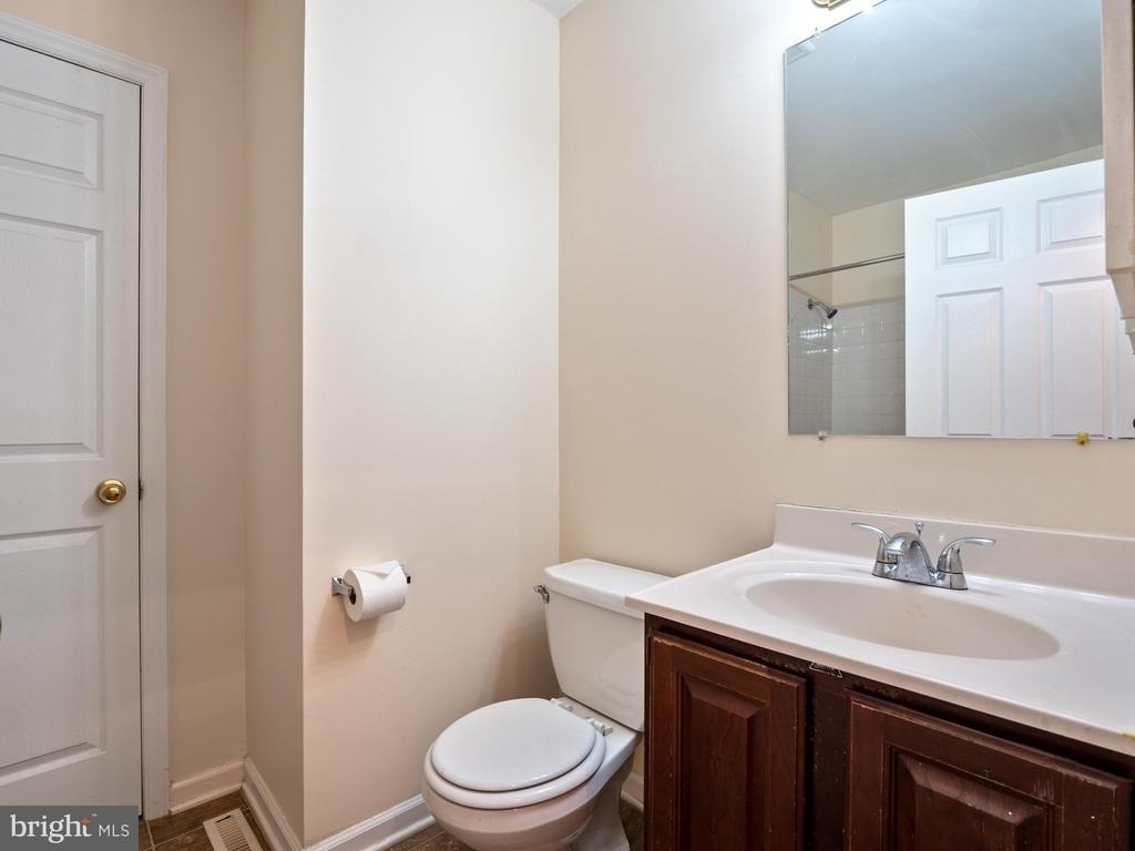4907 37th Place - Photo 18