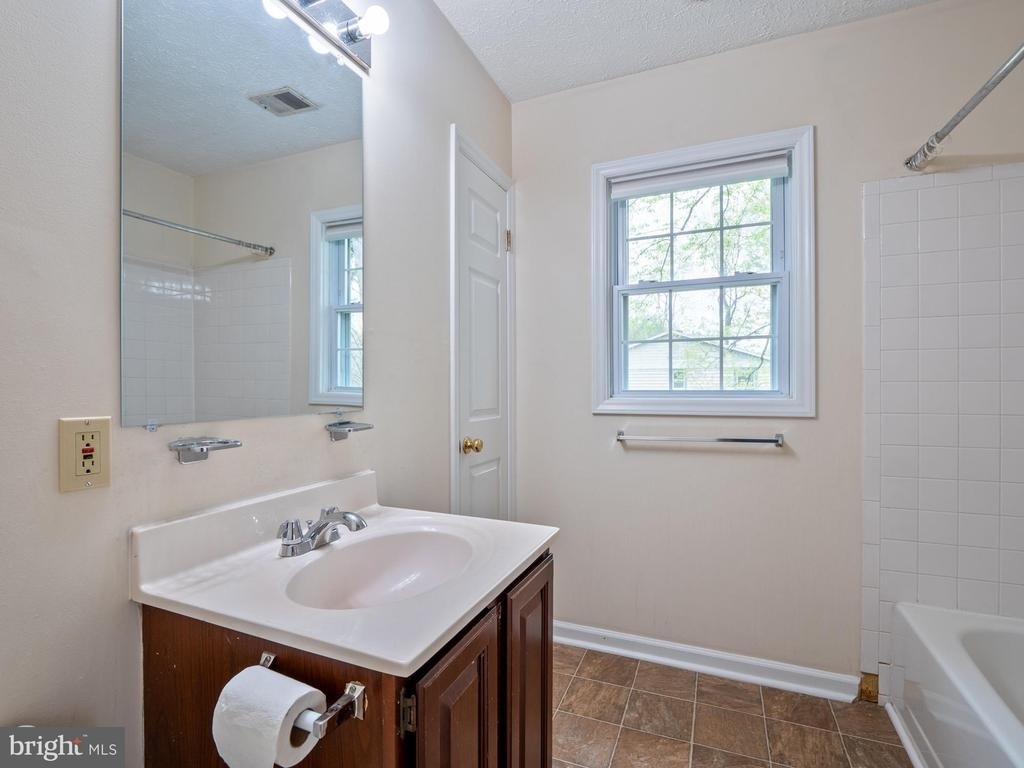 4907 37th Place - Photo 39