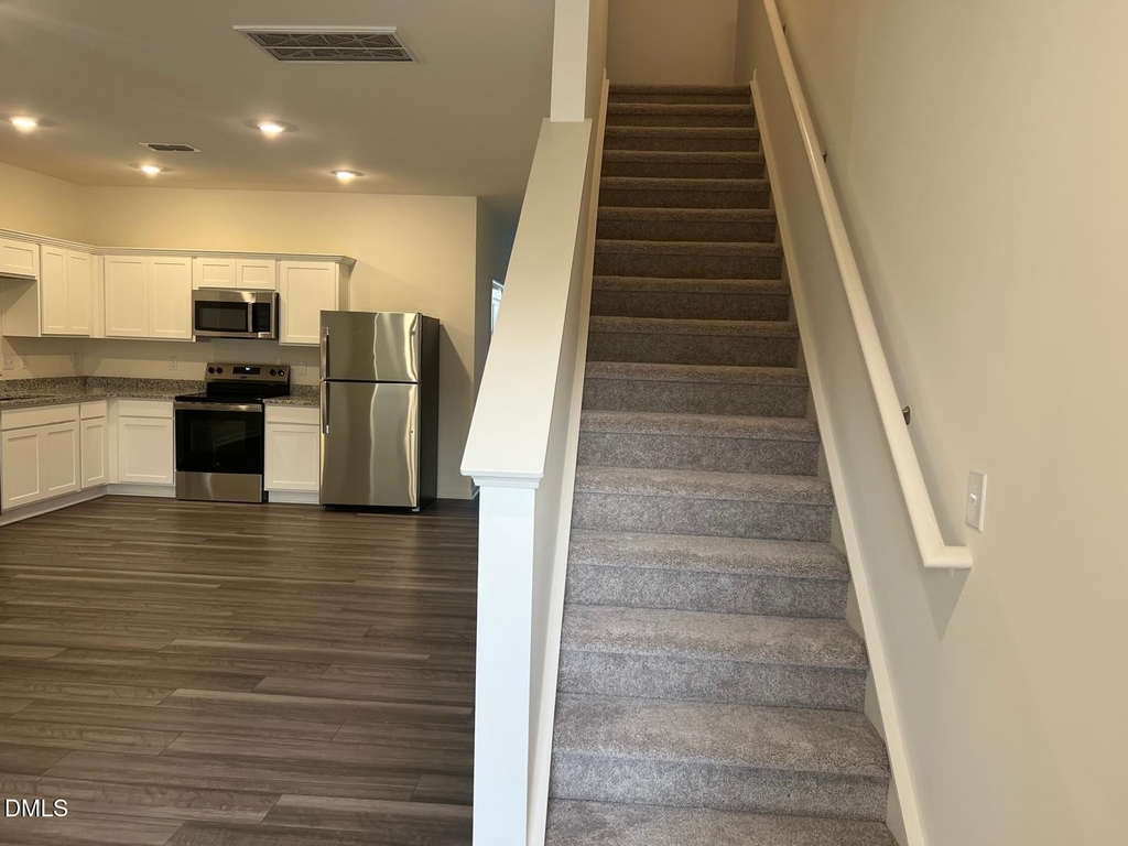 2213 Gln Xing Drive - Photo 2