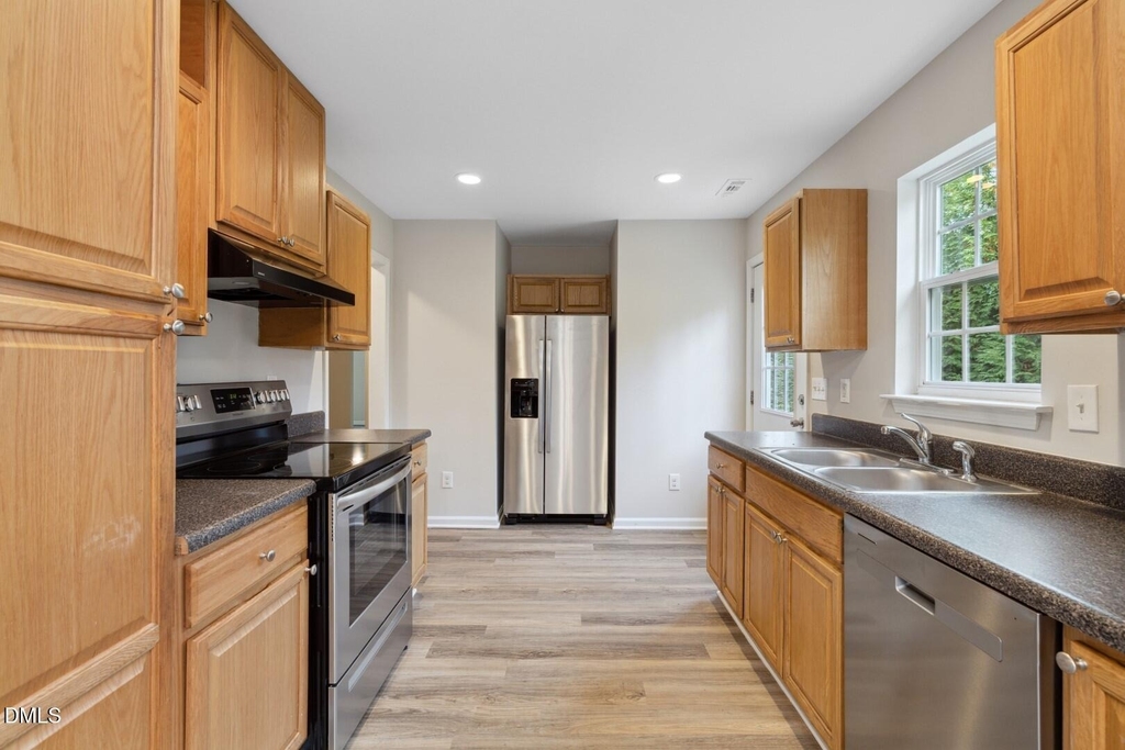 338 E Spring Street - Photo 9