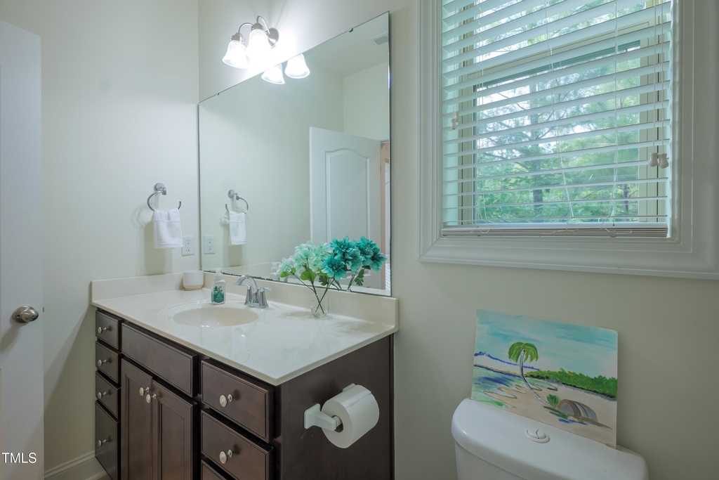 411 Alamosa Place - Photo 44