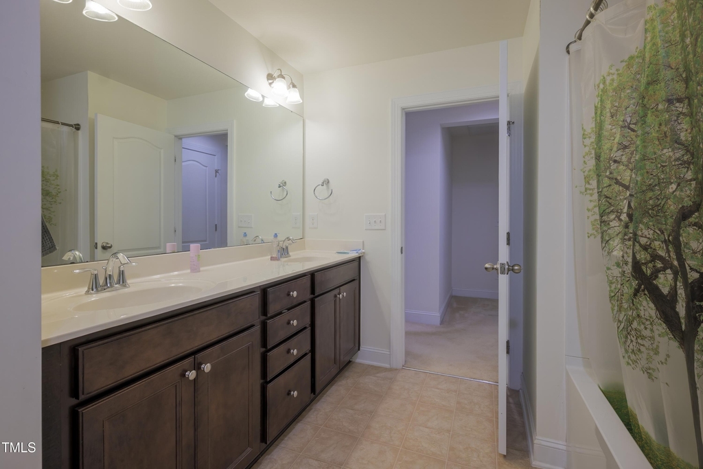 411 Alamosa Place - Photo 51