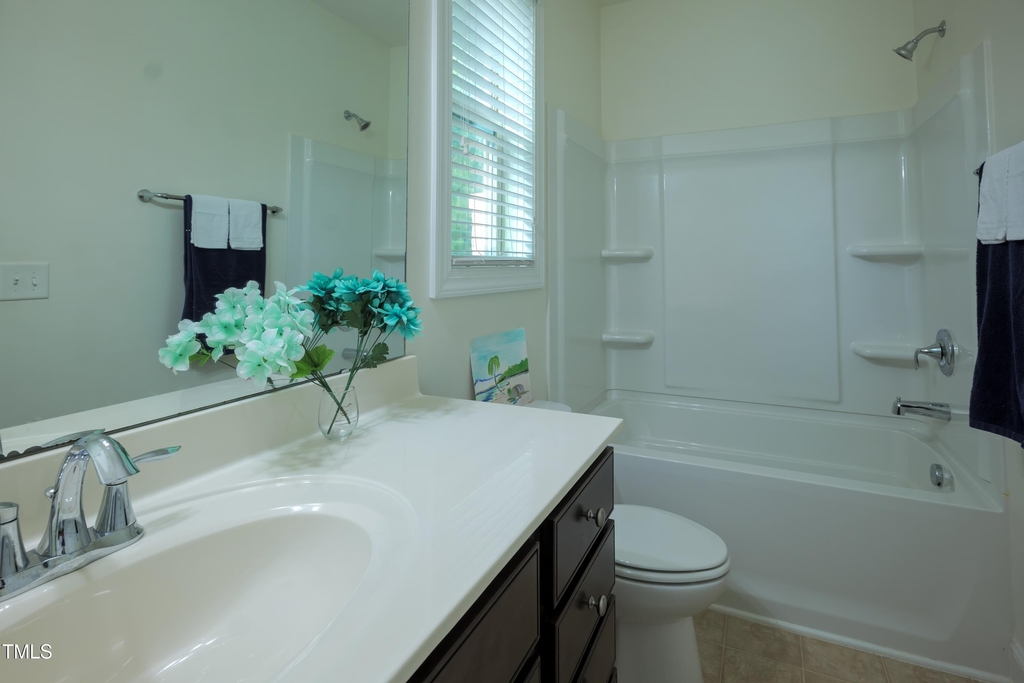 411 Alamosa Place - Photo 45