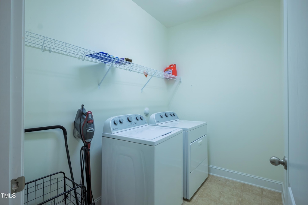 411 Alamosa Place - Photo 73