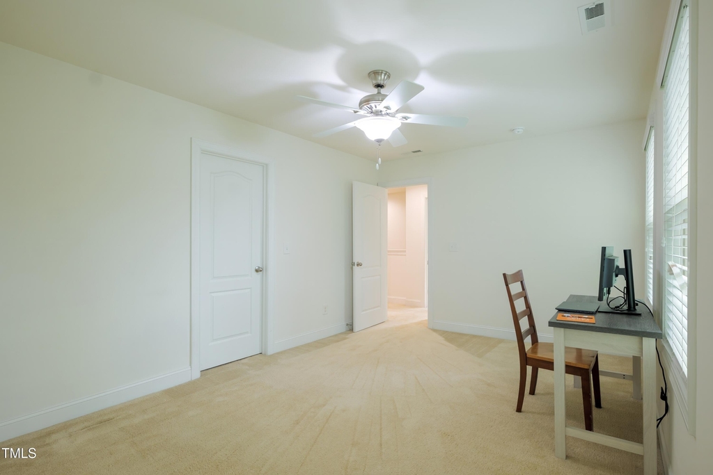 411 Alamosa Place - Photo 28