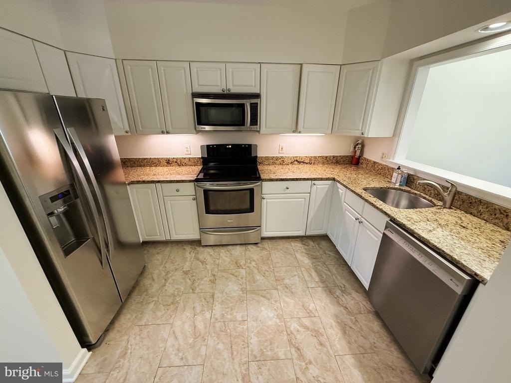 5506 Whitley Park Terrace - Photo 8