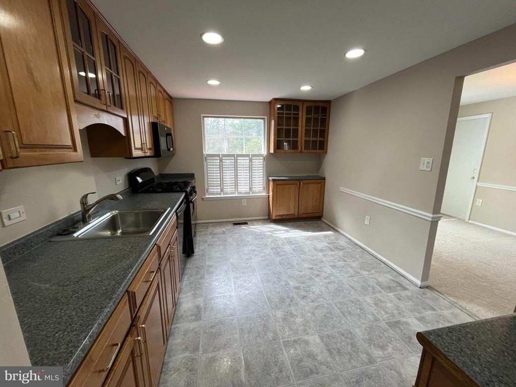 15705 Anamosa Drive - Photo 6