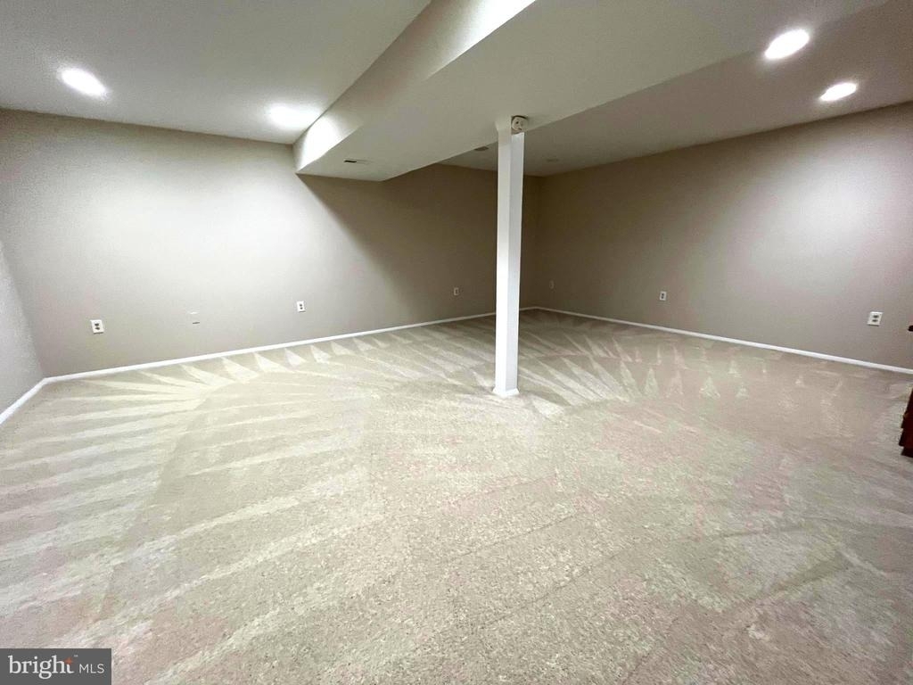 15705 Anamosa Drive - Photo 18