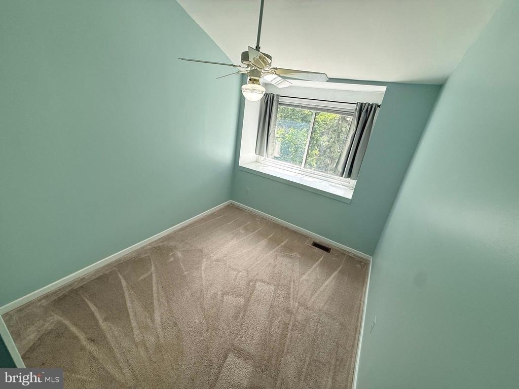 9802 Hellingly Place - Photo 9