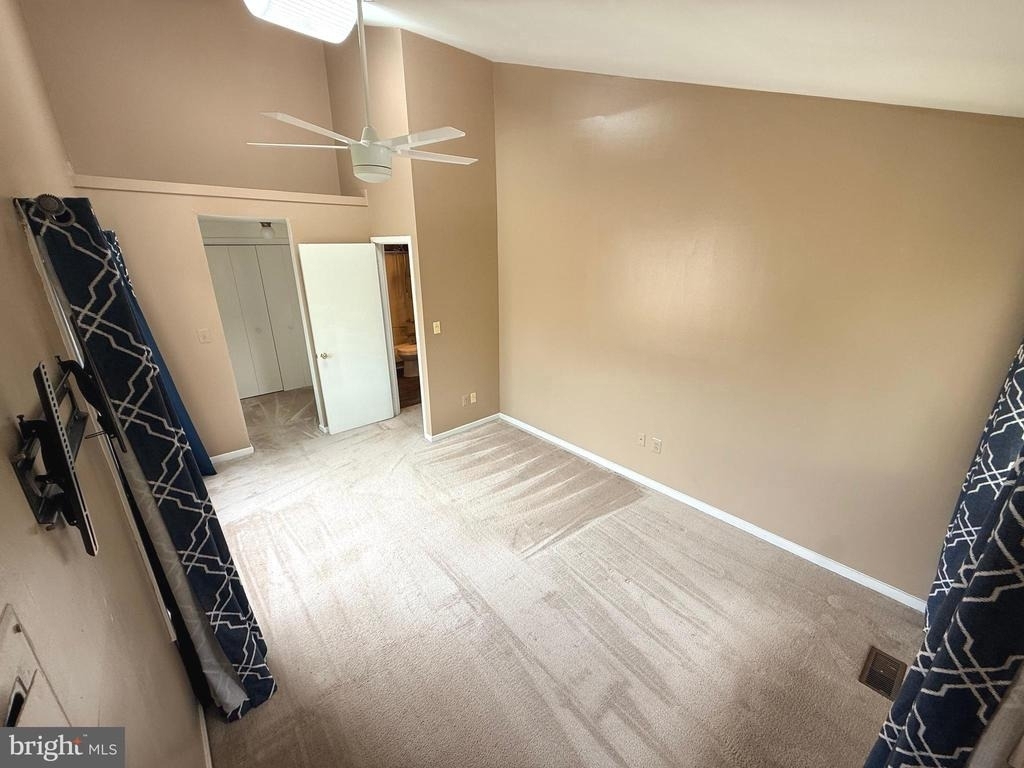 9802 Hellingly Place - Photo 5