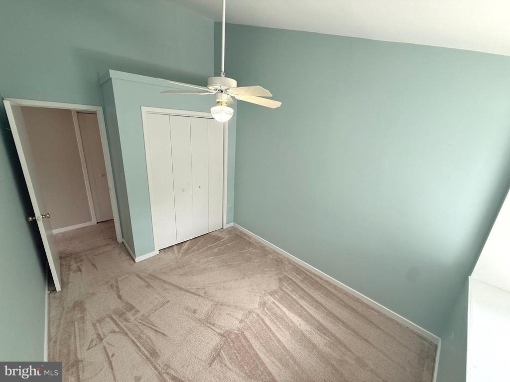 9802 Hellingly Place - Photo 8