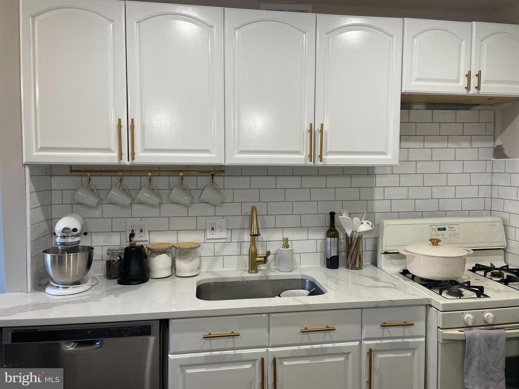 12207 Braxfield Court - Photo 3