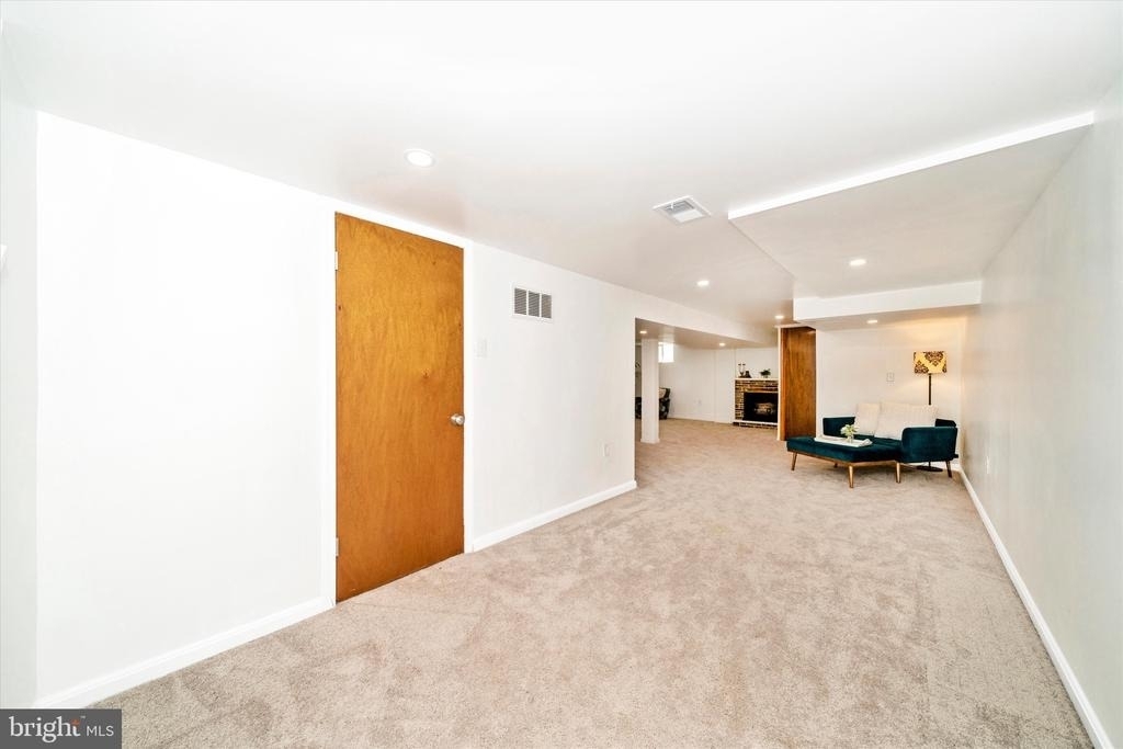 8409 Woodward Street - Photo 35