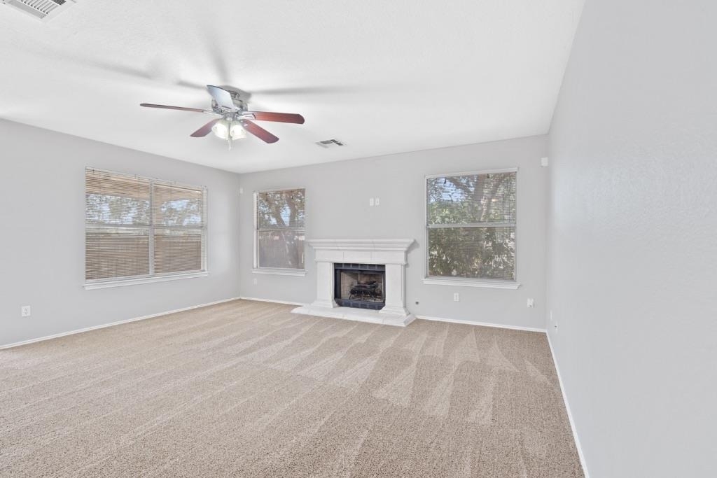 1514 Royce Ln - Photo 4