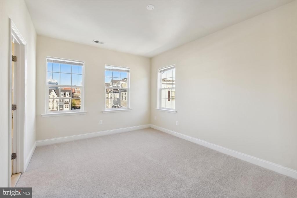 67 Linden Place - Photo 12