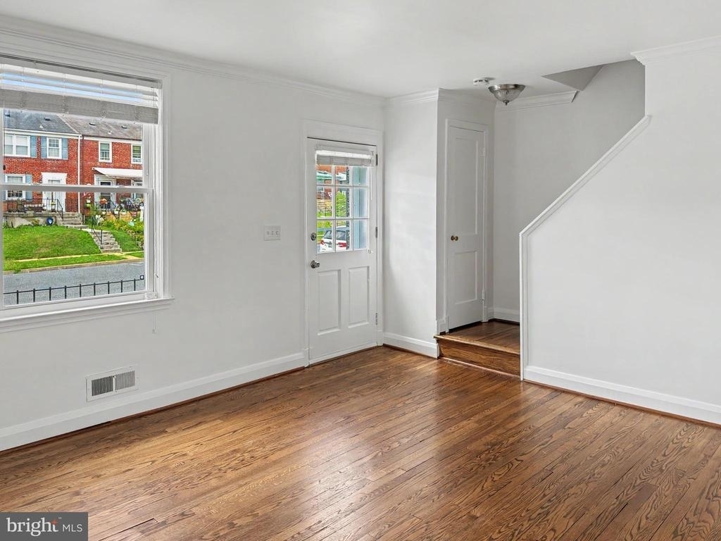 211 Cherrydell Road - Photo 0