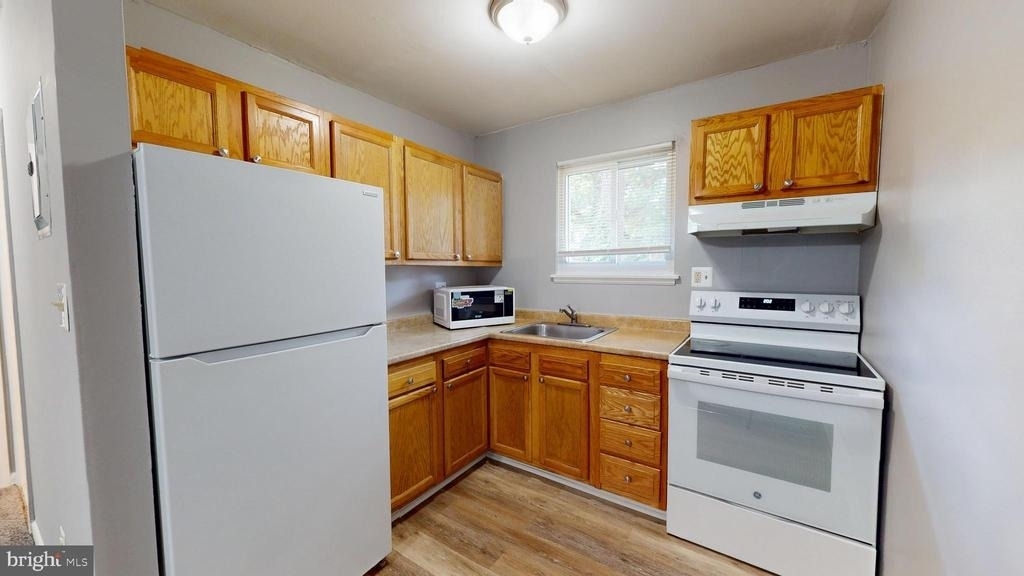 3905 Parkview Avenue - Photo 5