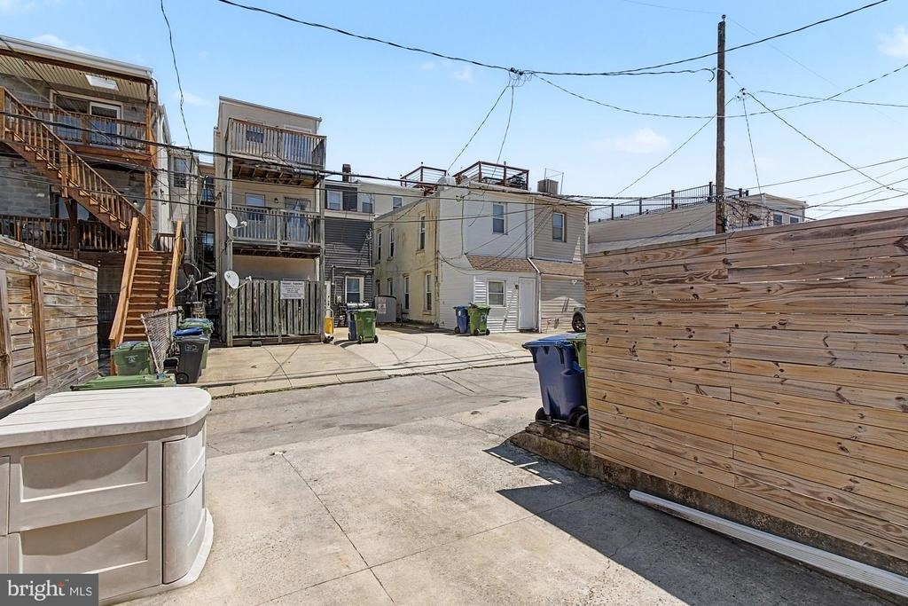 1303 Clarkson Street - Photo 33