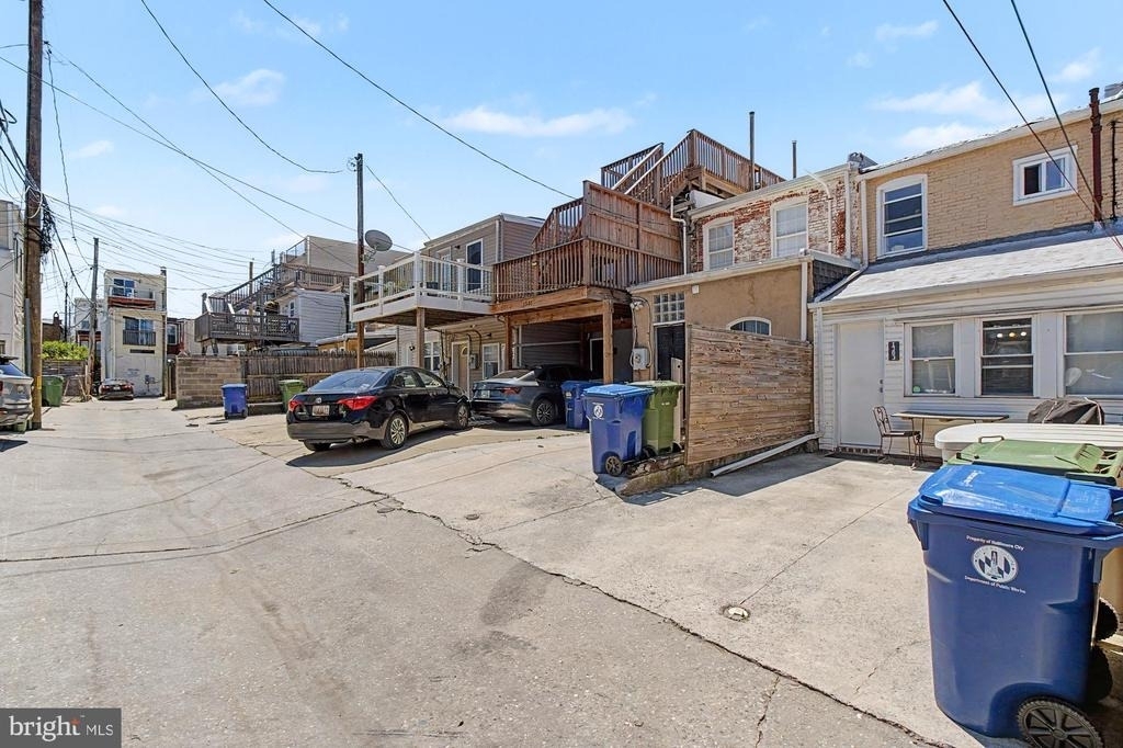 1303 Clarkson Street - Photo 34