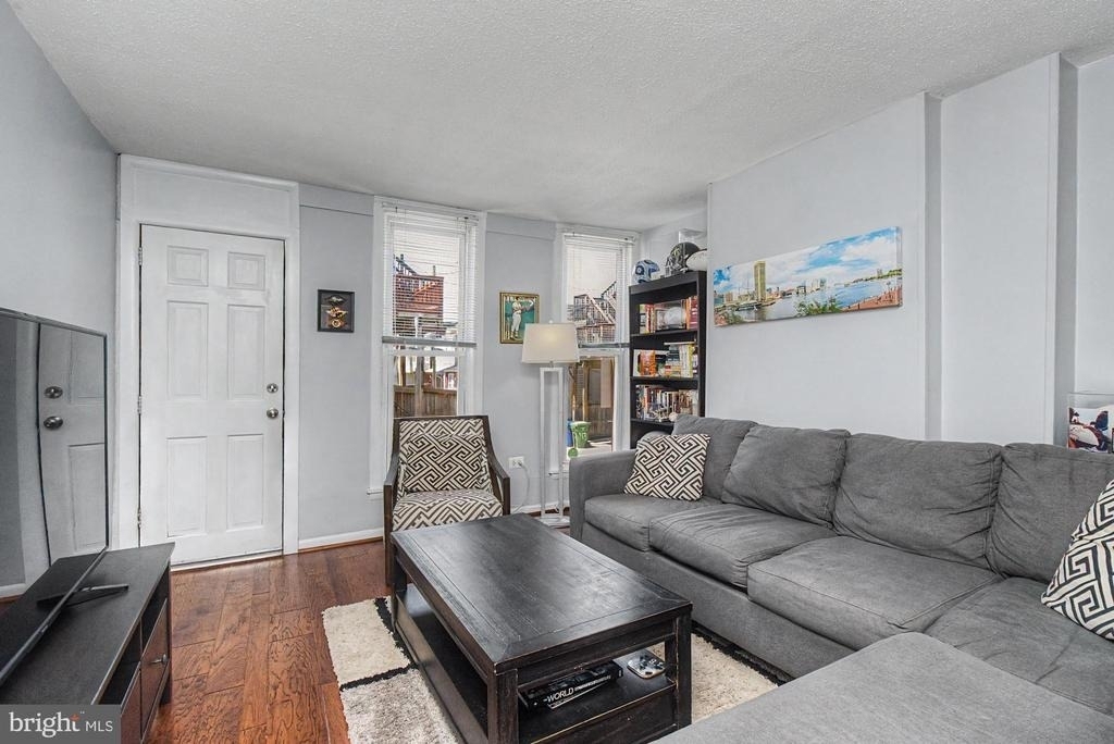 1303 Clarkson Street - Photo 4