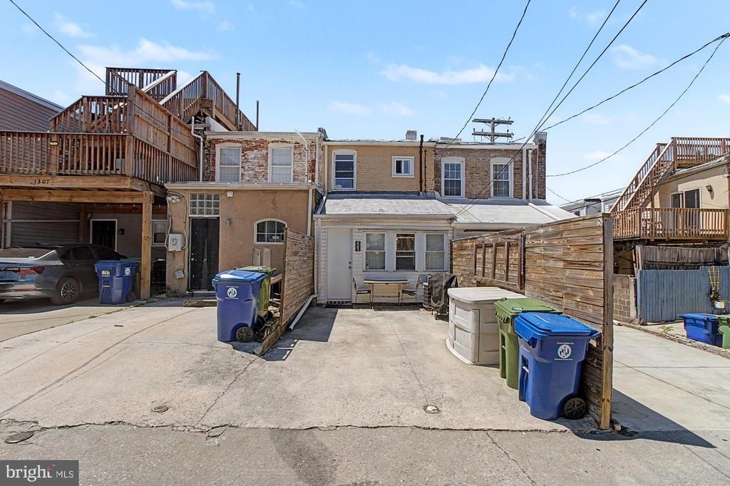 1303 Clarkson Street - Photo 35