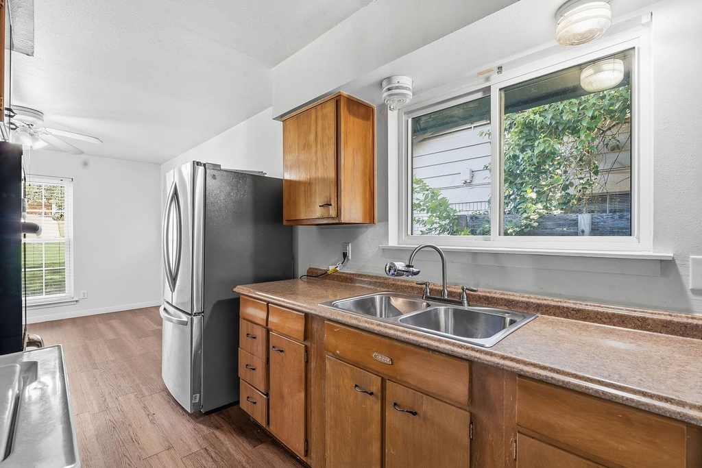 3607 Wilson St - Photo 5