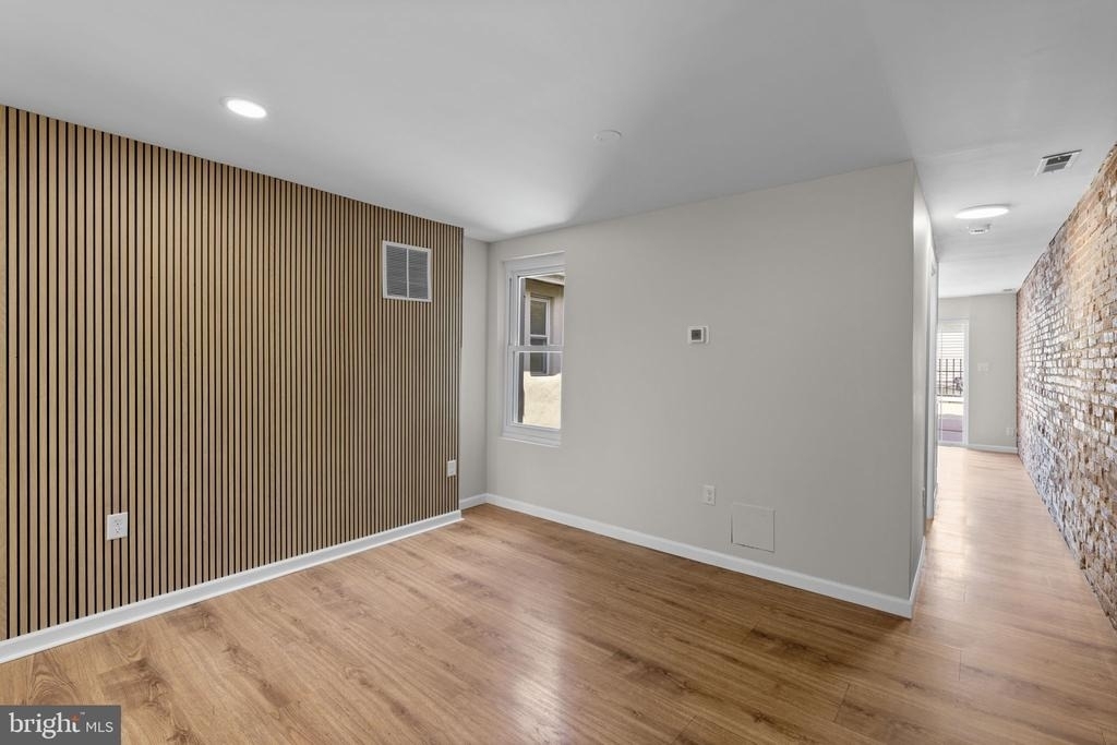 1305 Light Street - Photo 4