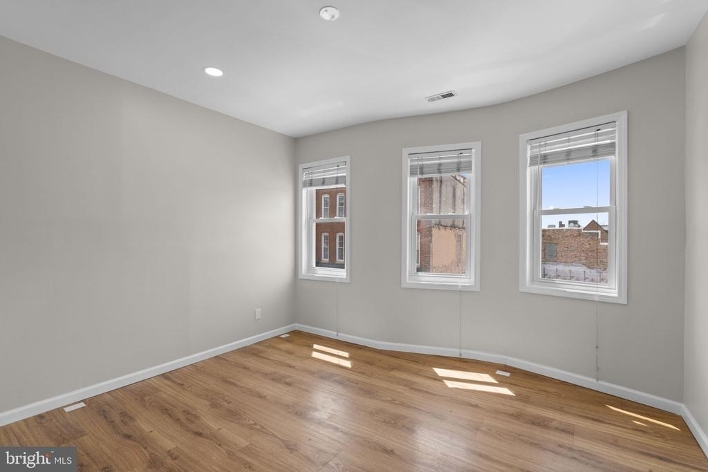 1305 Light Street - Photo 24