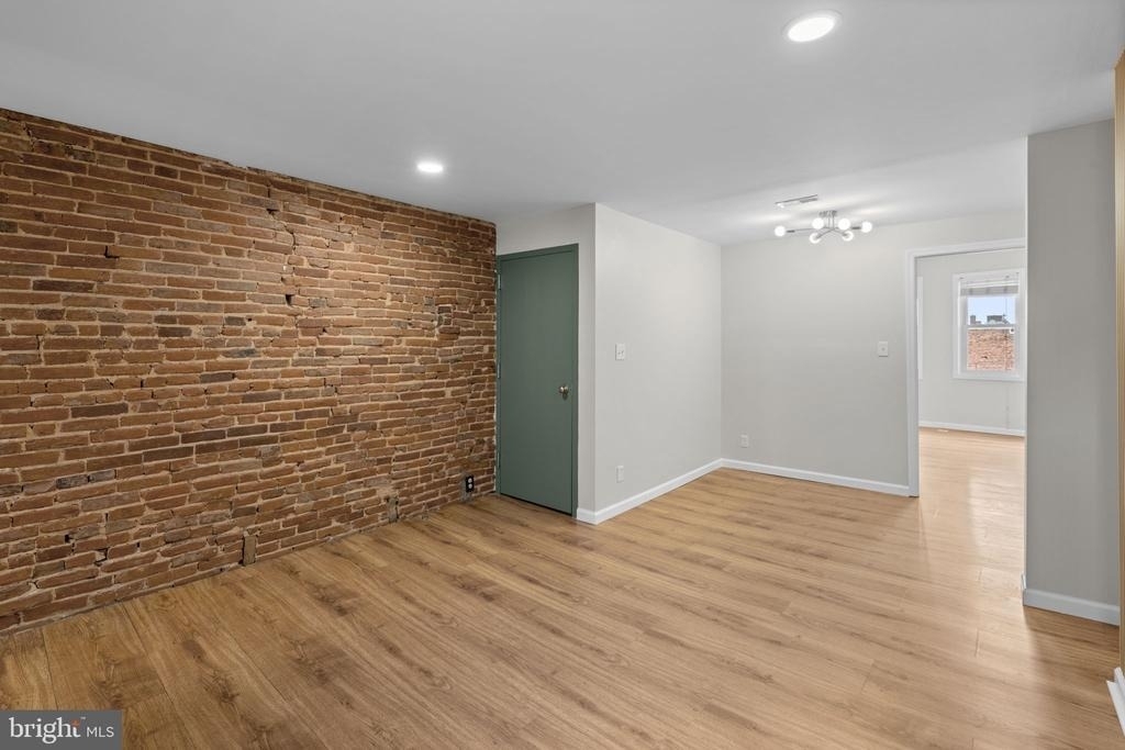 1305 Light Street - Photo 8