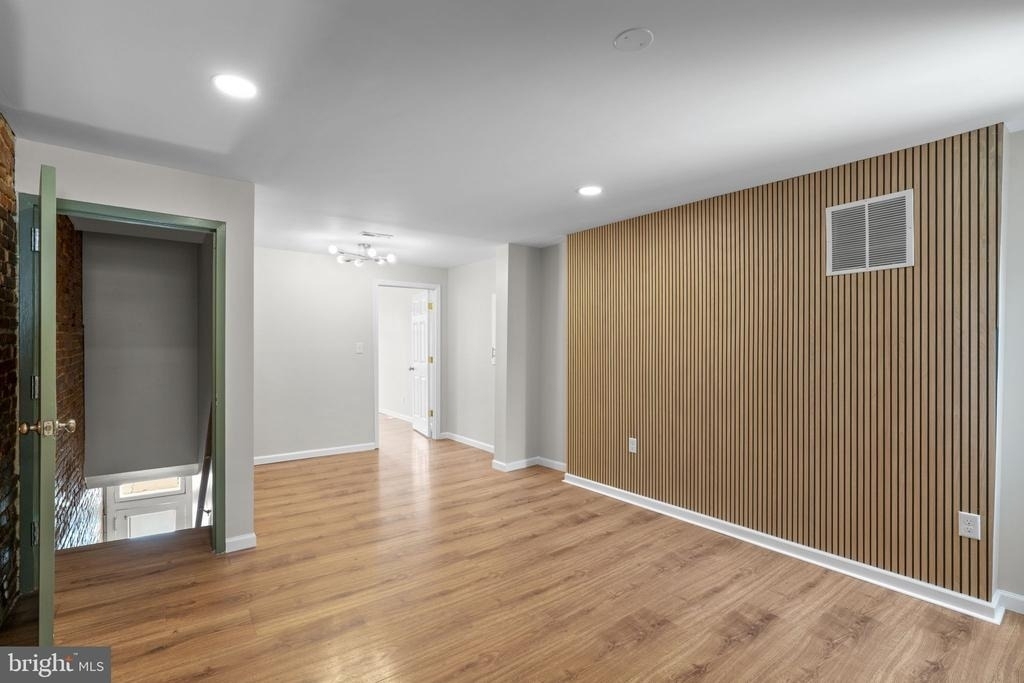 1305 Light Street - Photo 5