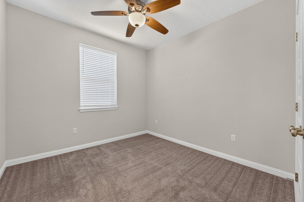 7702 Dylan Dr - Photo 28