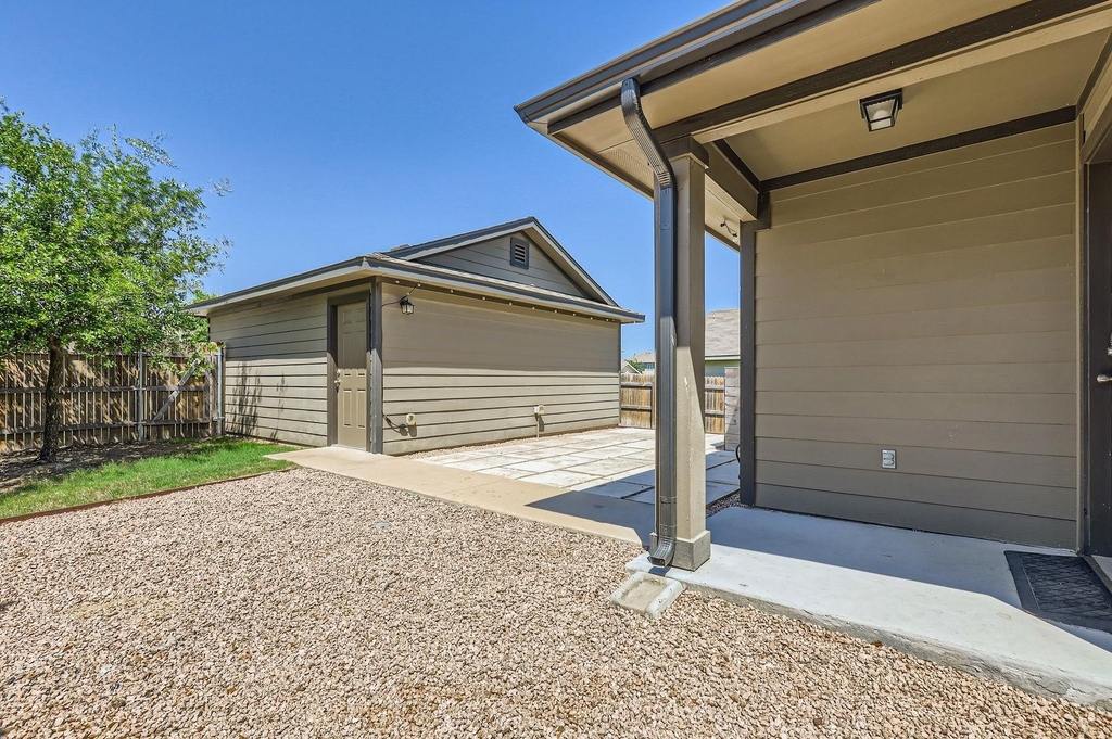 2108 Langdale Ln - Photo 10