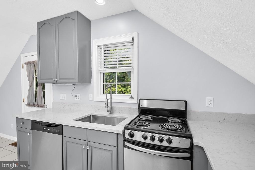 587 A Street - Photo 6