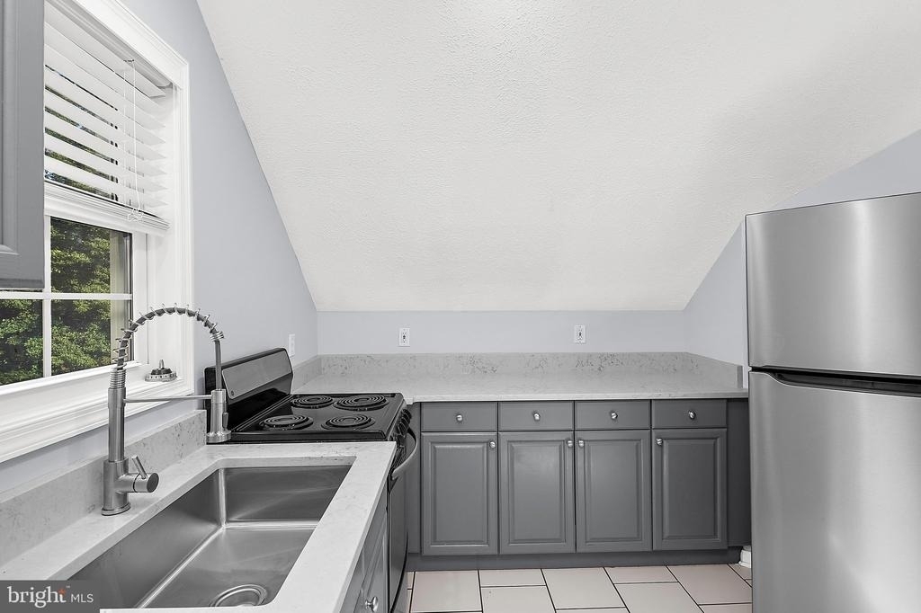 587 A Street - Photo 7