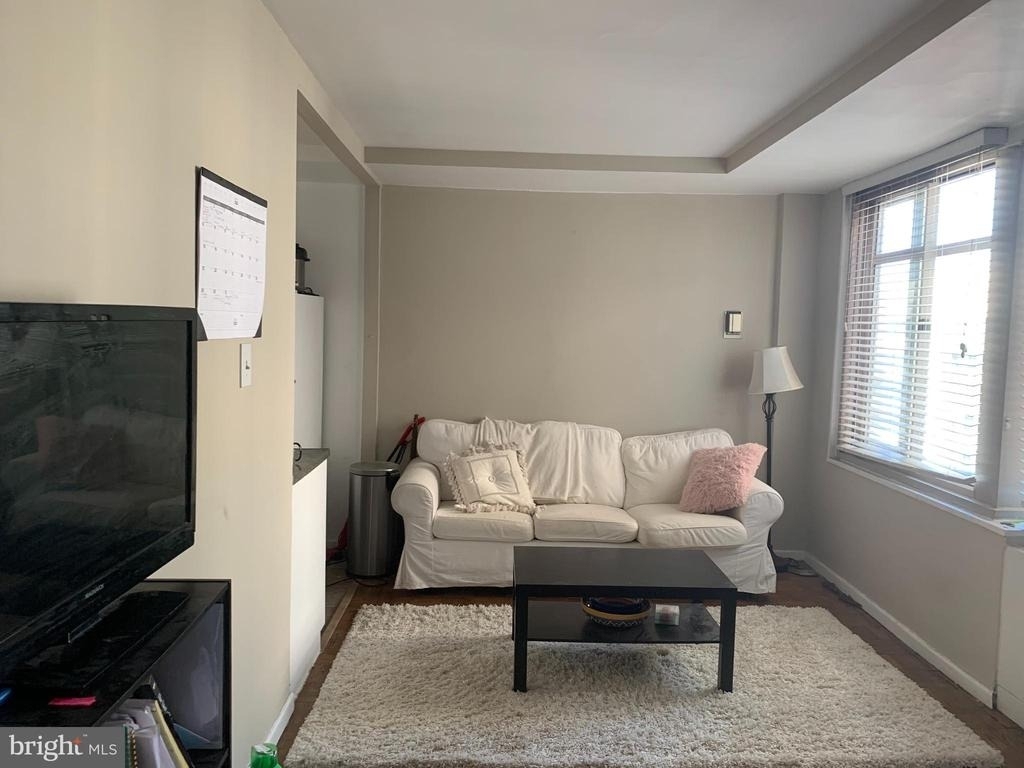 940 25th Street Nw - Photo 1