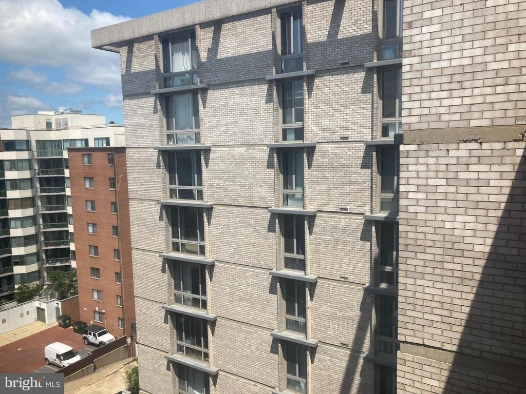 940 25th Street Nw - Photo 9