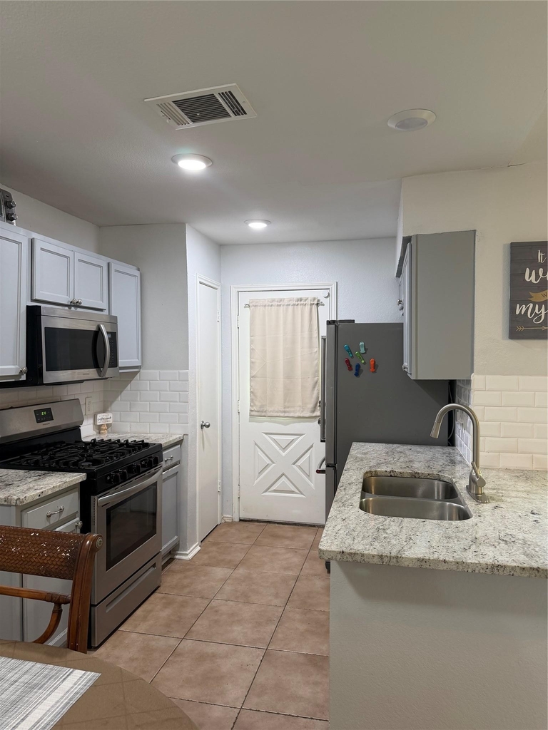 16010 Fitchburg Cir - Photo 5