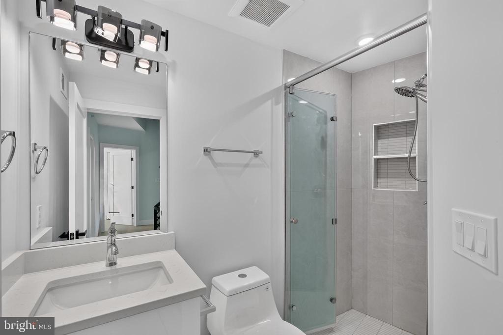 1650 Columbia Road Nw - Photo 6