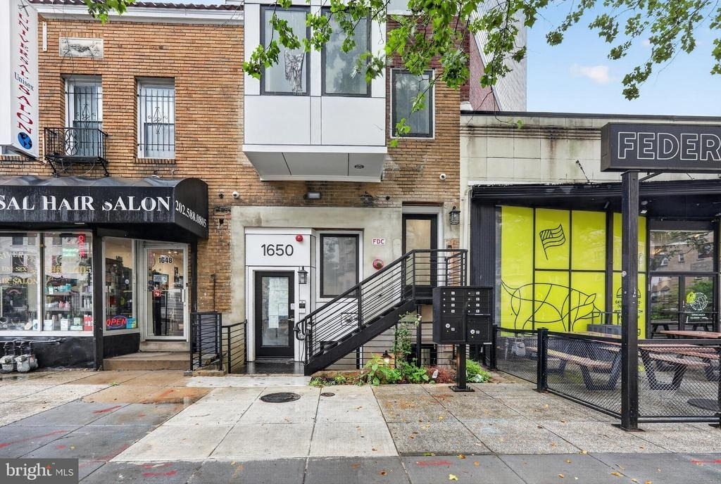 1650 Columbia Road Nw - Photo 1