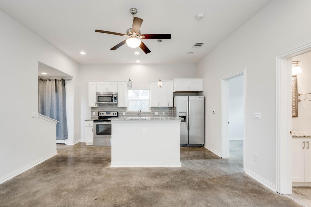 811 Gunter St - Photo 3